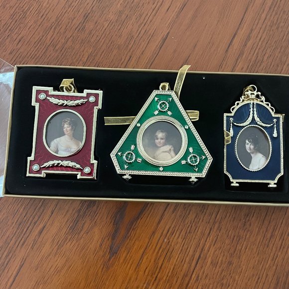 Metropolitan Museum of Art Other - Metropolitan Museum of Art MMA Mini Frame Ornament New in Box